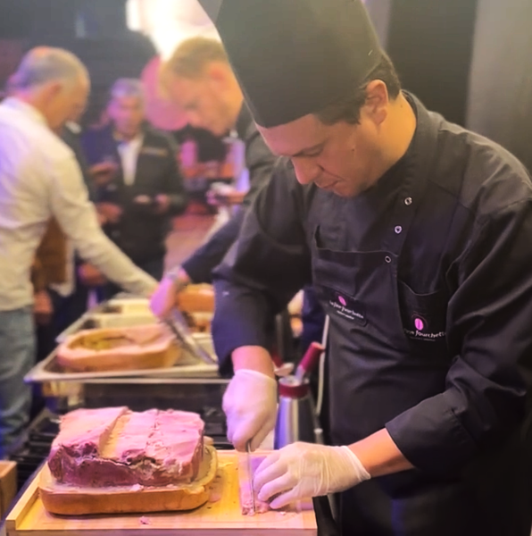 Lancement du nouveau porsche MACAN 100% électrique par La Fine Fourchette