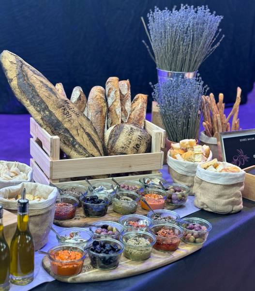 Lancement du nouveau porsche MACAN 100% électrique par La Fine Fourchette